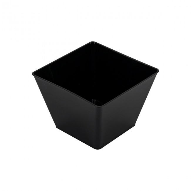 Coppa Quadrata in plastica da 200 cc bianco e nero confezione da 12 pz. Coppa Quadrata in plastica da 200 cc bianco e nero confezione da 12 pz.