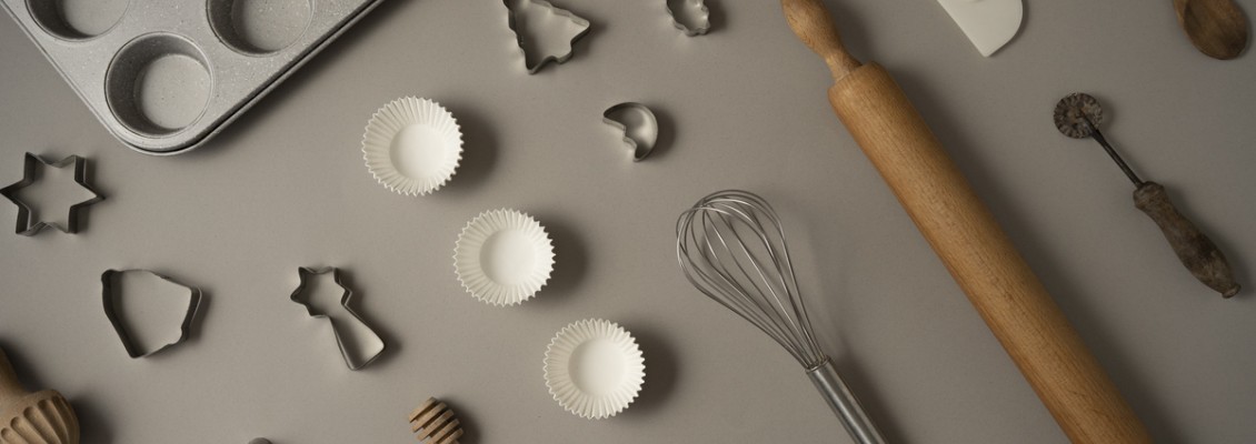 Gli attrezzi cake design indispensabili: dalla spatola al tagliapasta