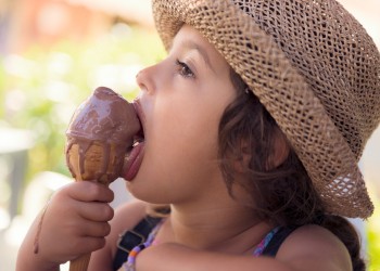 Gelato come merenda per i bambini in estate quando è una scelta intelligente