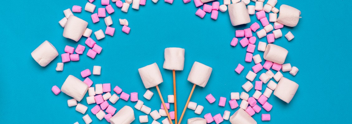 Festa di Carnevale con i marshmallows: decorazioni eleganti e allegre