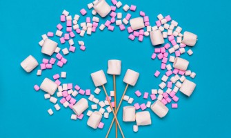 Festa di Carnevale con i marshmallows: decorazioni eleganti e allegre