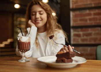 Brownie con la crosticina lucida e il centro morbido: perché non dipende soltanto dalla cottura