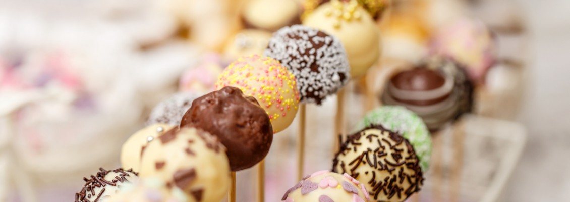 Cake pops, un dolce colorato e creativo