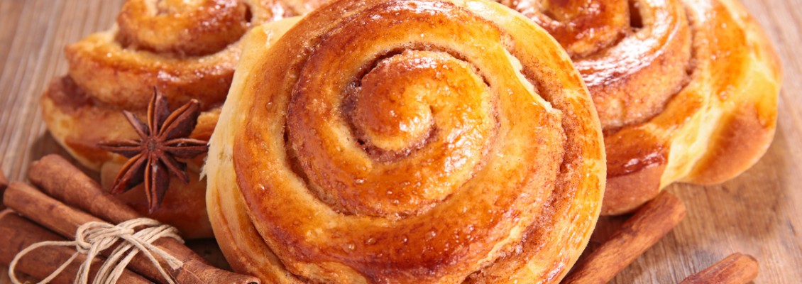 Cinnamon rolls fatti in casa: come ottenere spirali soffici, profumate e ben cotte Cinnamon rolls fatti in casa: come ottenere spirali soffici, profumate e ben cotte
