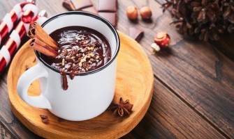 Cioccolata calda speziata: la bevanda perfetta per le fredde serate invernali