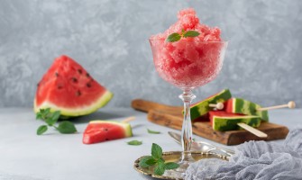 La vera granita siciliana fatta in casa tra segreti di pasticceria e accessori ideali