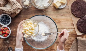 Quale grasso usare nei dolci? Guida pratica tra olio d’oliva, girasole, mais e burro