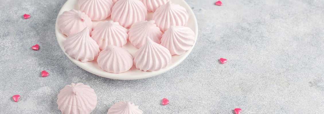 Meringhe: quei dolcetti che si sciolgono in bocca Meringhe: quei dolcetti che si sciolgono in bocca