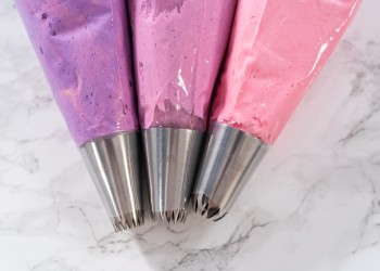 Sac à poche e beccucci: come scegliere gli strumenti giusti per decorazioni precise e pulite