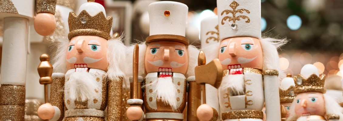 Ricrea la magia dei soldatini di Natale: storia, addobbi e accessori per pasticceria