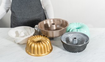 Come scegliere gli stampi giusti per ogni tipo di dolce: guida pratica per pasticceri amatoriali