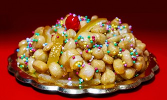 Struffoli napoletani: la tradizione dolciaria che incanta a Carnevale